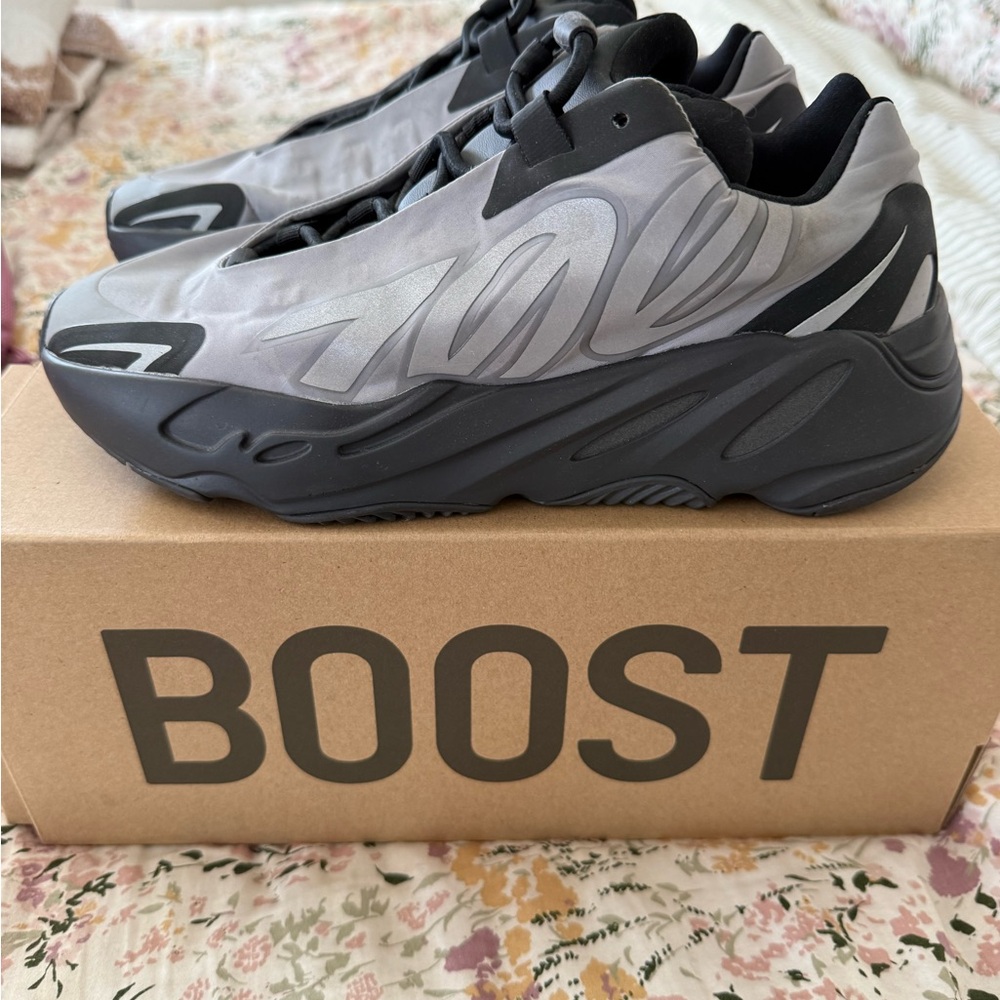 Yeezy 700